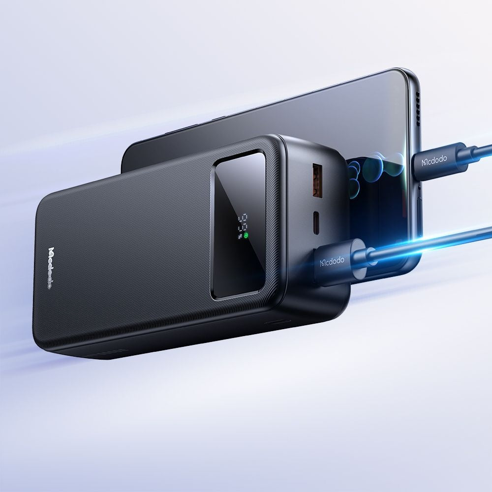 Externer Akku McDodo MC-4240, 30000mAh, 22.5W, QC + PD, 2 x USB-A - 1 x USB-C, Schwarz