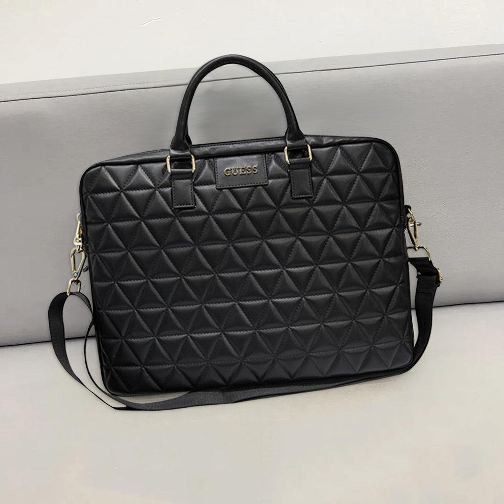 Guess Quilted Tasche für 15-Zoll-Laptop, Rosa