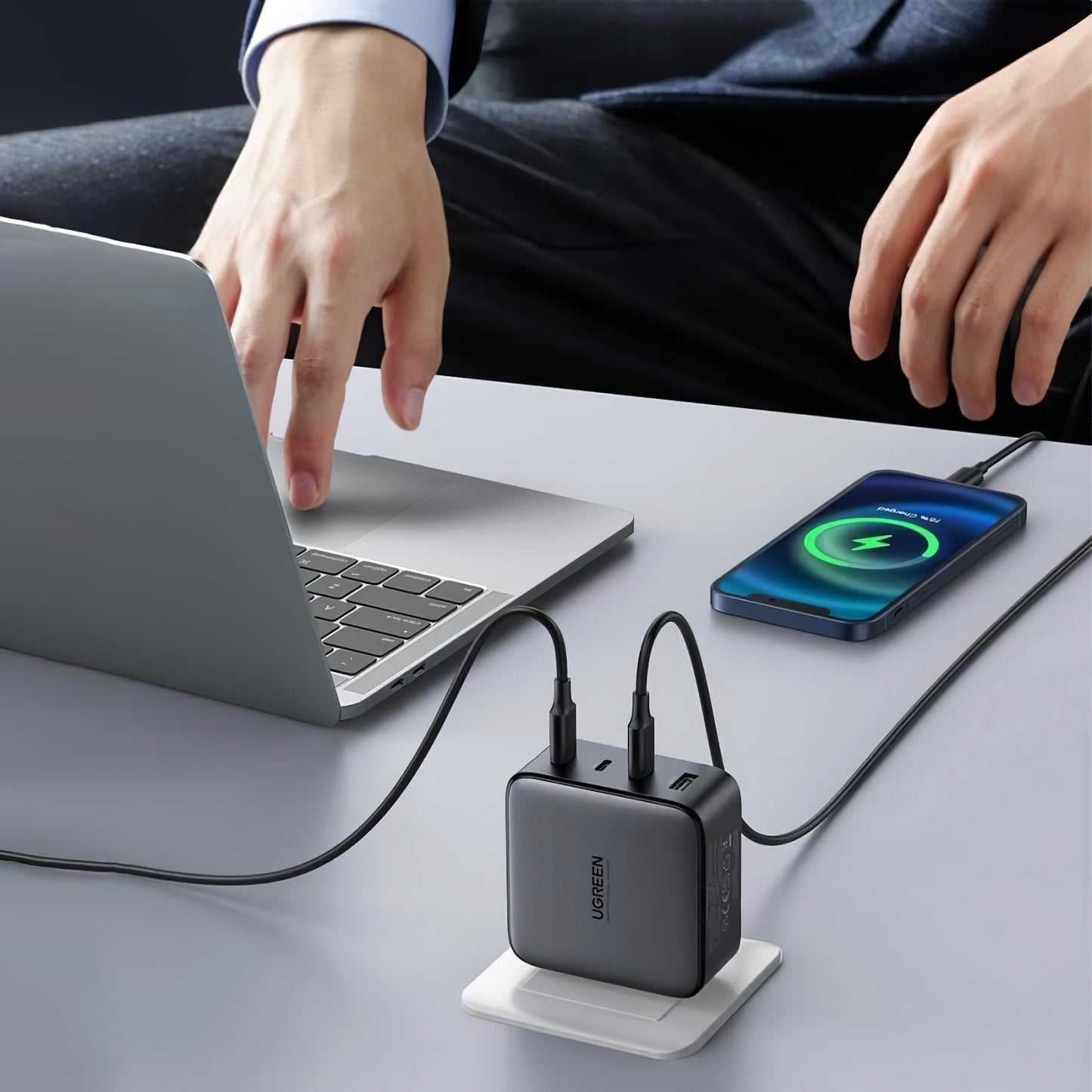 Netzwerk-Ladegerät UGREEN CD226, 100W, 3A, 1 x USB-A - 3 x USB-C, Schwarz