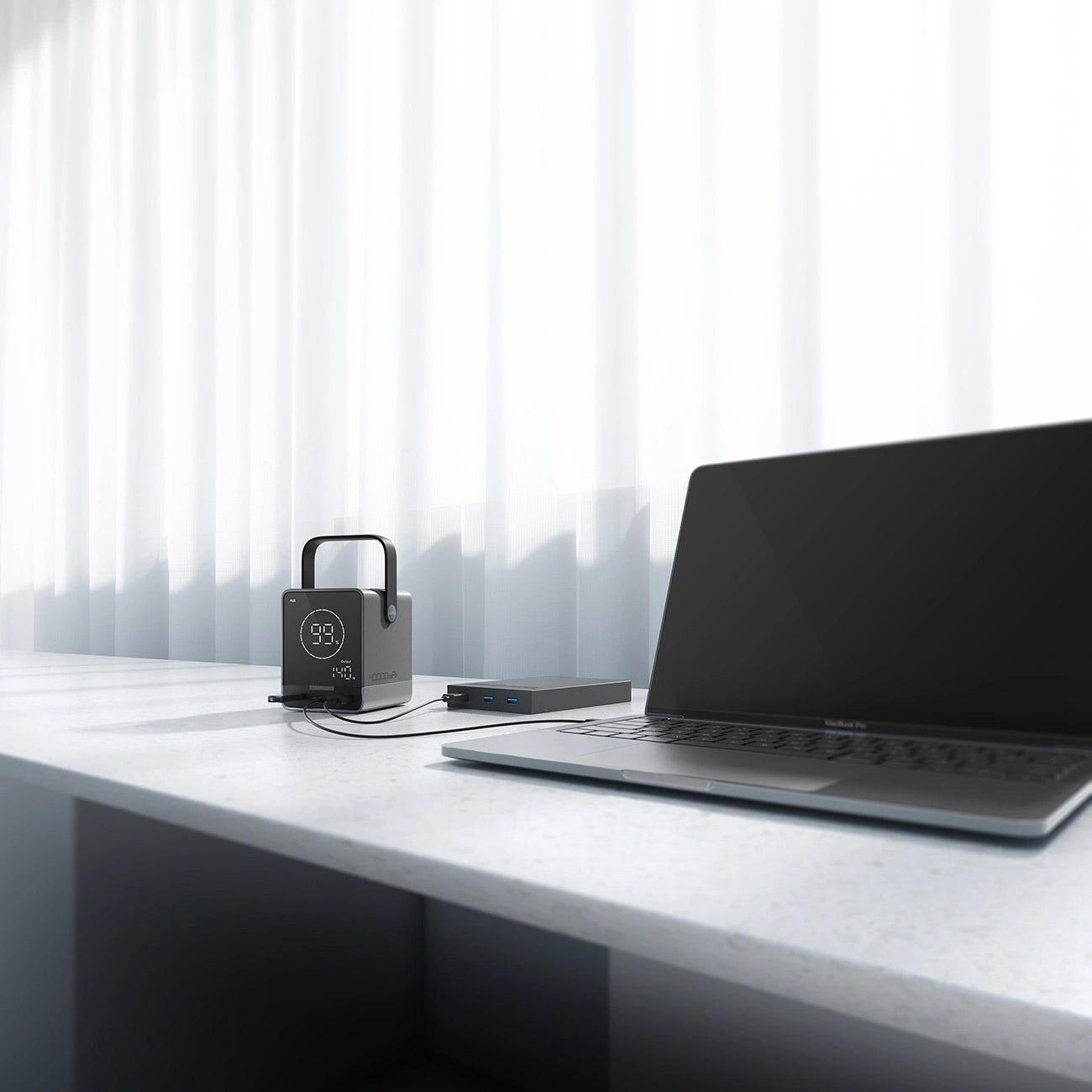 Externe Batterie Cuktech, 40000mAh, 300W, QC + PD + FQI, 1 x QI - 2 x USB-A - 2 x USB-C, Schwarz