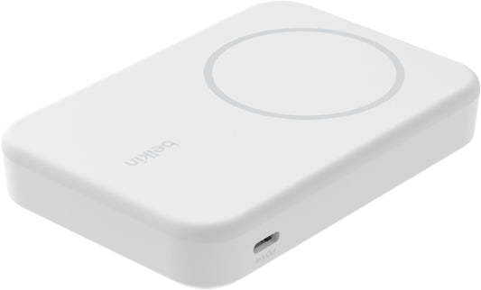 Belkin BoostCharge Pro Wireless Powerbank mit Kickstand, 8000mAh, 15W, FQI, 1 x QI - 1 x USB-C, Weiß BPD007btWH