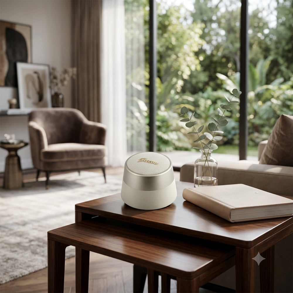 Tragbarer Bluetooth-Lautsprecher Guess Script Metall-Logo, 5W, TWS, Gold