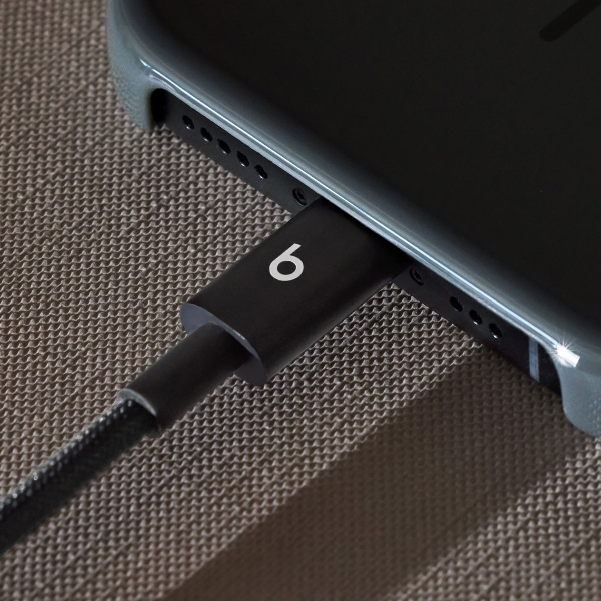 USB-C Daten- und Ladekabel - USB-C Beats, 1,5m, Schwarz MDGA4ZM/A