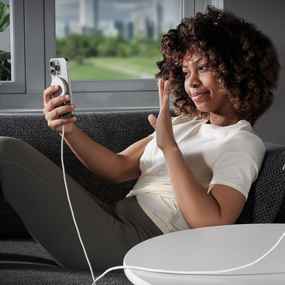 Wireless-Netzladegerät ESR HaloLock, 15W, 1.67A, Silber