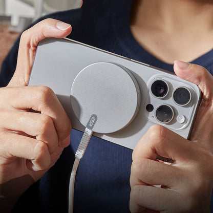 Wireless-Netzladegerät ESR HaloLock, 15W, 1.67A, Silber