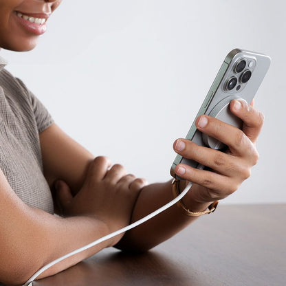 Wireless-Netzladegerät ESR HaloLock, 15W, 1.67A, Silber