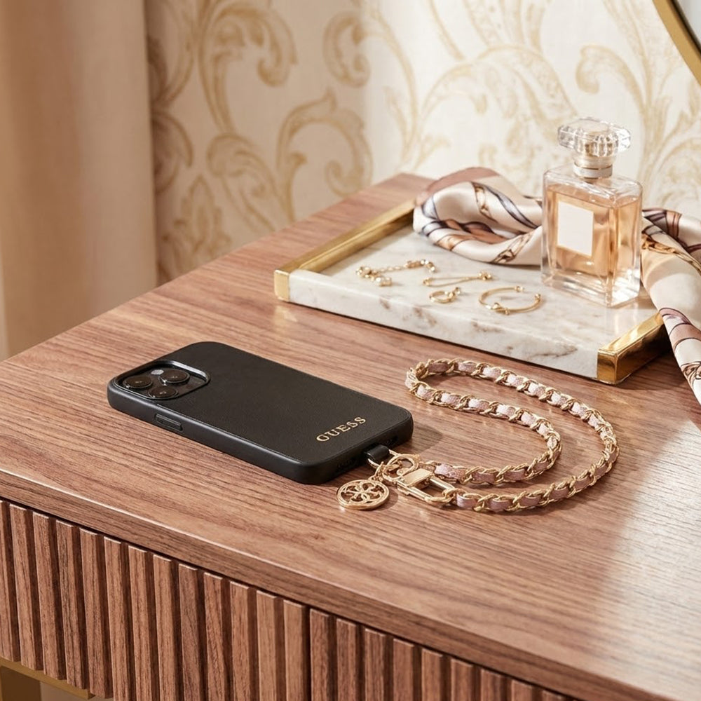 Guess Saffiano 4G Charm Telefonkordel, Schwarz